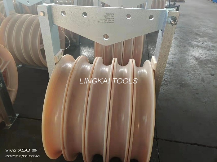 822mm Large Diameter Transmission Overhead Cable Roller Nylon Sheave Block Pulley With Three Wheels 822mm Large Diameter Transmission Overhead Cable Roller Nylon Sheave Block Pulley With Three Wheels